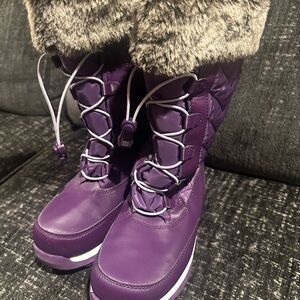 Girls snow boots Lands End size 4